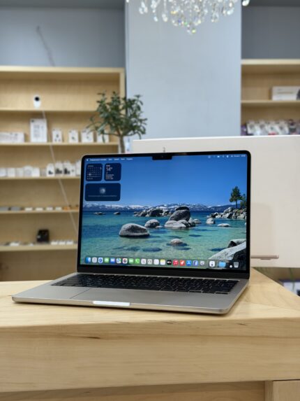 MacBook Air 13 M4 16/512Gb Starlight ( Б/У ) АКБ - 99% Состояние Нового