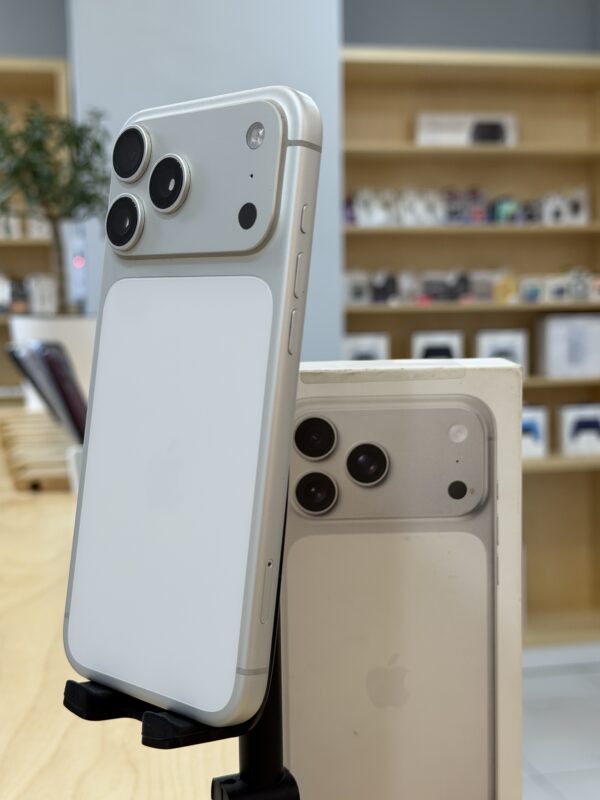 iPhone 17ProMax 256Gb Silver 1Sim-eSim ( Б/У ) АКБ - 93%